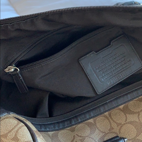 Coach Duffel Bag - Comes with matching wallet - Picture 4 of 8